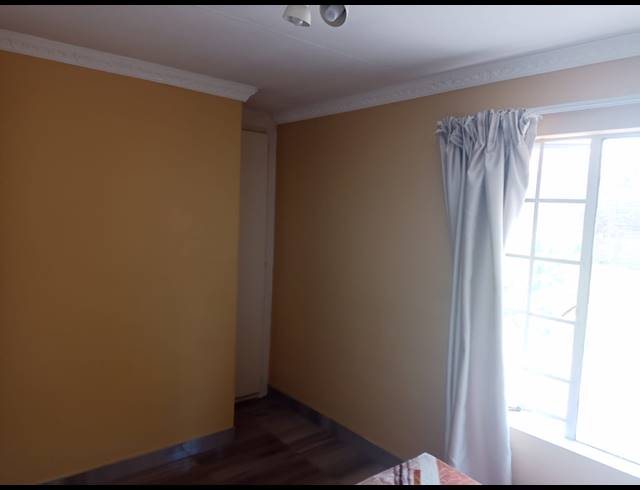 2 BEDROOM DUPLEX FOR SALE IN VAN RIEBEECK PARK